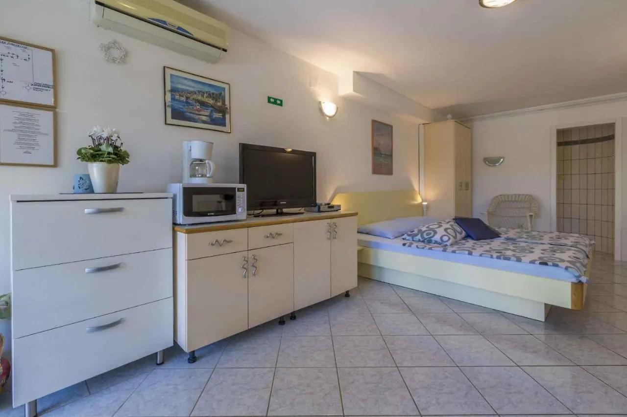 One-Bedroom Apartment In Crikvenica XVII Dramalj Croaţia