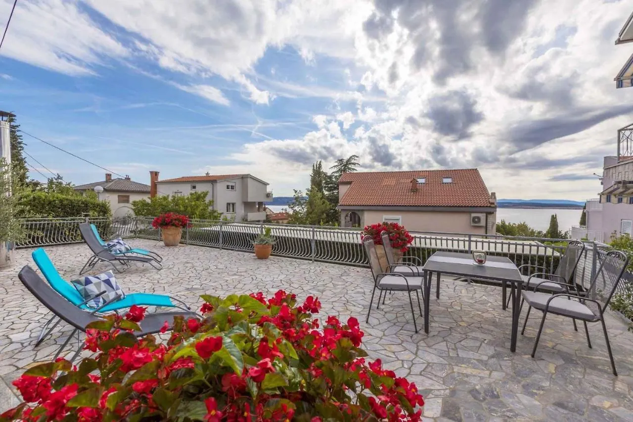 One-Bedroom Apartment In Crikvenica XVII Драмаль