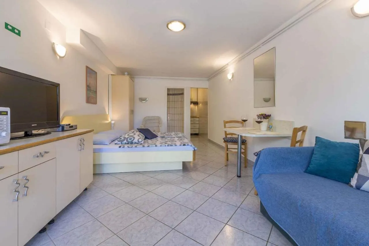 One-Bedroom Apartment In Crikvenica XVII Dramalj 0*,