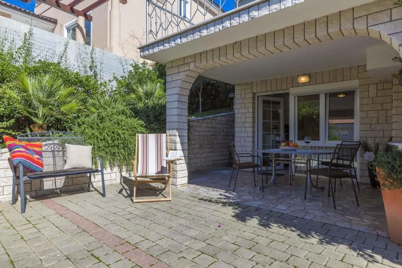 One-Bedroom Apartment In Crikvenica XVII Драмаль