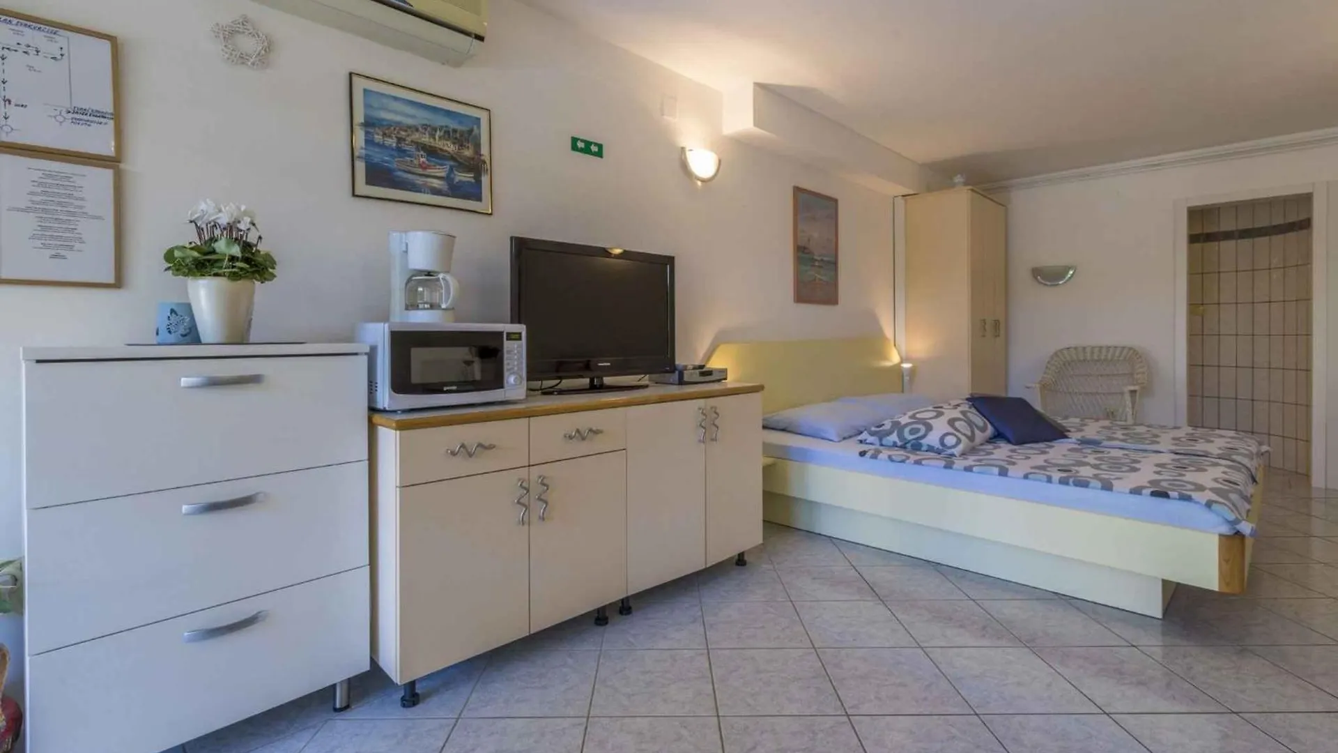 One-Bedroom Apartment In Crikvenica XVII Драмаль
