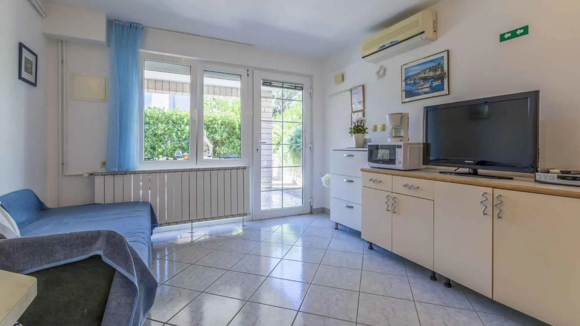One-Bedroom Apartment In Crikvenica XVII Драмаль